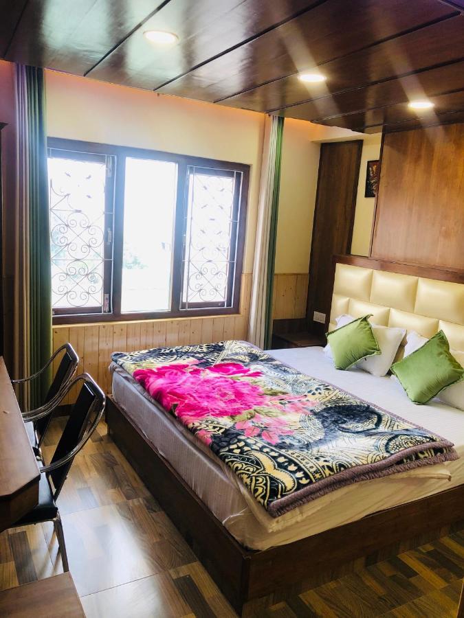 Valley Crown B&B Shimla Bagian luar foto