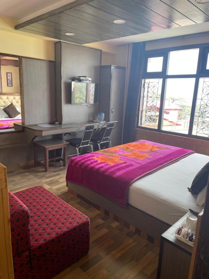Valley Crown B&B Shimla Bagian luar foto